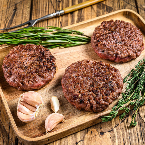 Hamburgare gjorda på svenskt älgkött sk älgburgare